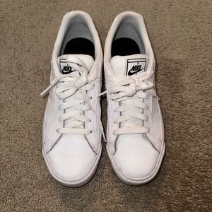 Nike sneakers size 7.5 in women’s